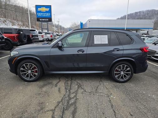 2022 BMW X5 M50i