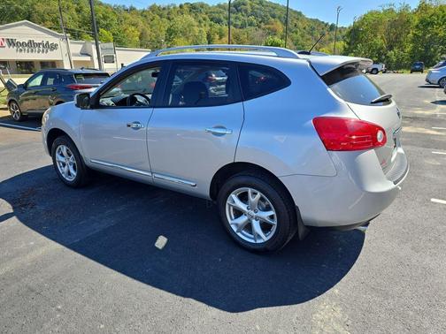 2011 Nissan Rogue SV