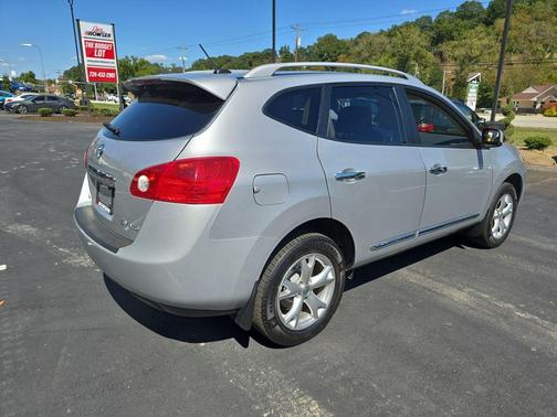 2011 Nissan Rogue SV