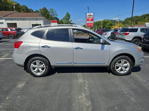 2011 Nissan Rogue SV