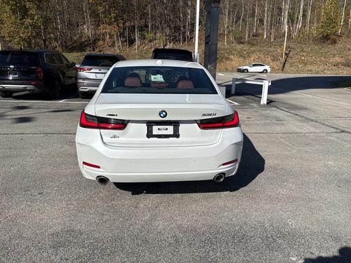 2023 BMW 330 i xDrive