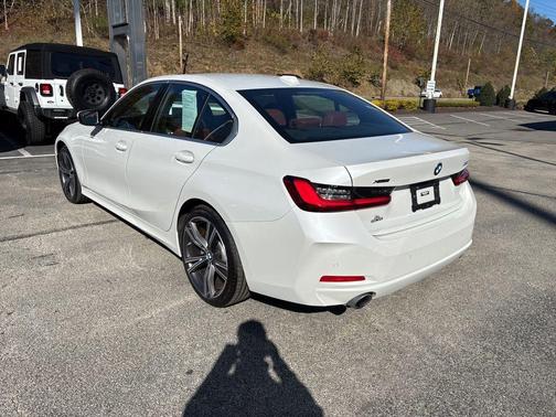 2023 BMW 330 i xDrive