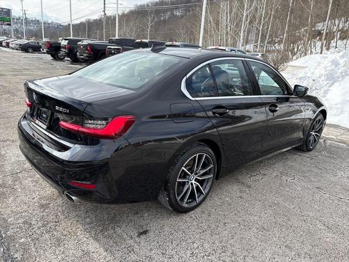 2019 BMW 330 i xDrive