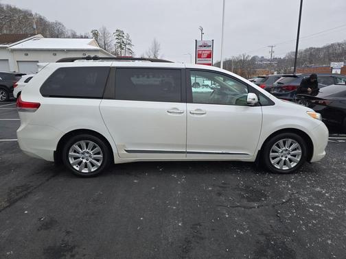 2014 Toyota Sienna XLE