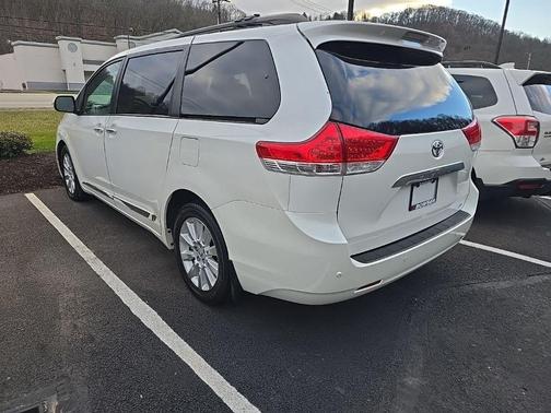 2014 Toyota Sienna XLE