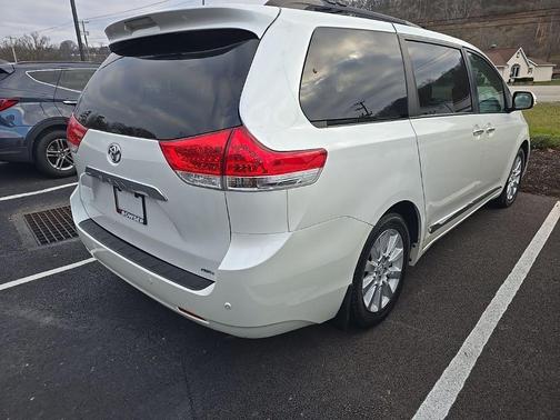 2014 Toyota Sienna XLE