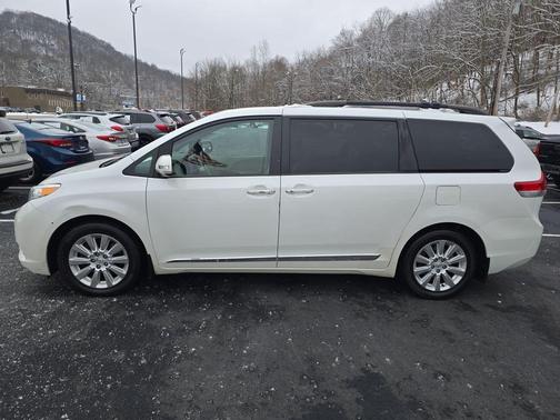 2014 Toyota Sienna XLE