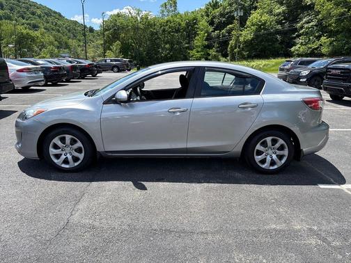 Liquid Silver Metallic 2013 Mazda Mazda3 i Sport