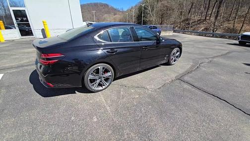 2025 Genesis G70 2.5T
