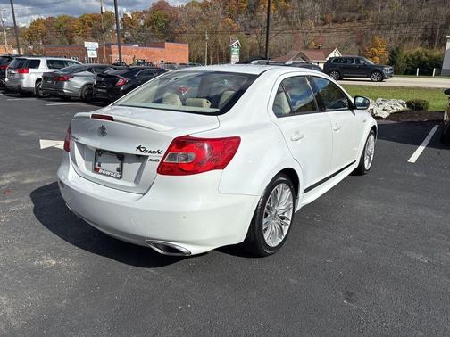 2013 Suzuki Kizashi Sport SLS