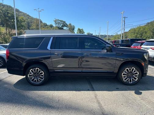 2023 GMC Yukon XL Denali Ultimate