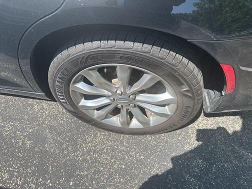 2018 Chrysler 300 Limited