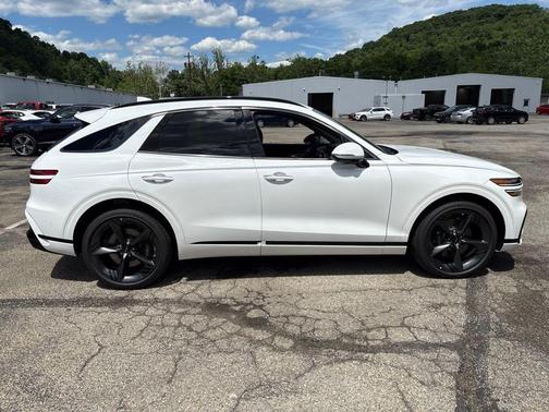 Uyuni White 2026 Genesis GV70 2.5T Sport Prestige