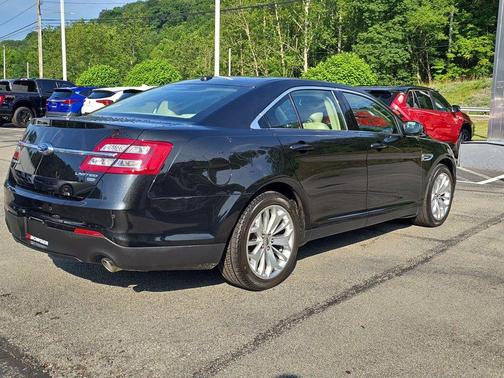 2015 Ford Taurus Limited