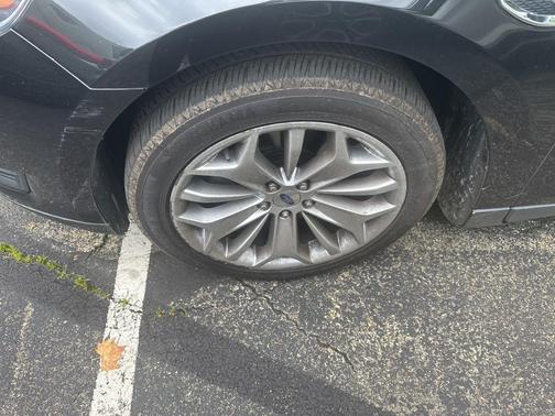 2015 Ford Taurus Limited