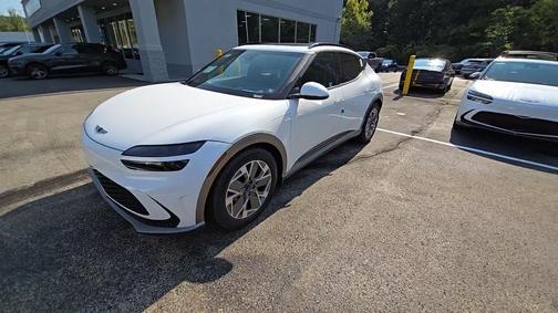 2025 Genesis GV60 Standard