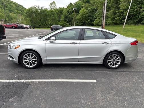 Ingot Silver 2017 Ford Fusion SE