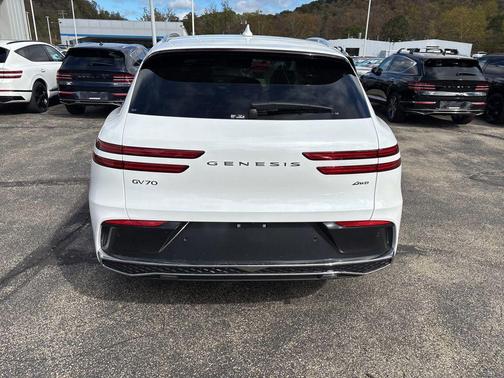2026 Genesis GV70 2.5T Advanced