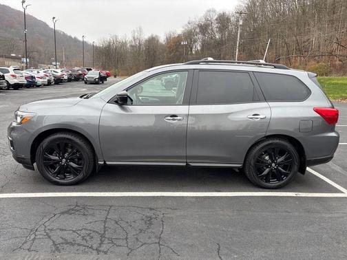 2018 Nissan Pathfinder SL