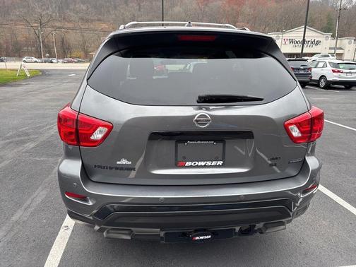 2018 Nissan Pathfinder SL
