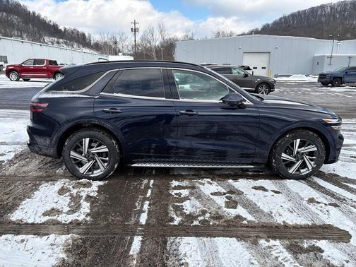 2026 Genesis GV70 3.5T Sport Advanced