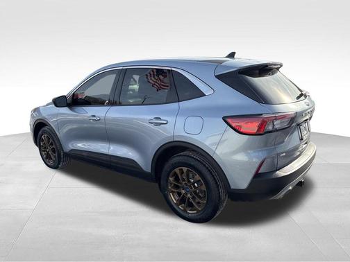 Blue Silver Metallic 2022 Ford Escape SE