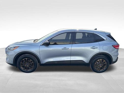 Blue Silver Metallic 2022 Ford Escape SE