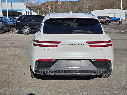 2026 Genesis GV70 2.5T Advanced