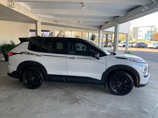 2025 Mitsubishi Outlander Trail Edition