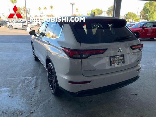 2024 Mitsubishi Outlander SE Black Edition