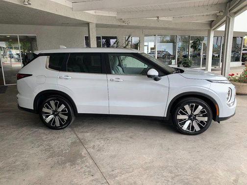 2025 Mitsubishi Outlander SE 2.5 2WD