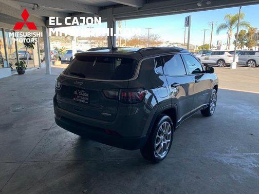 2023 Jeep Compass Latitude Lux