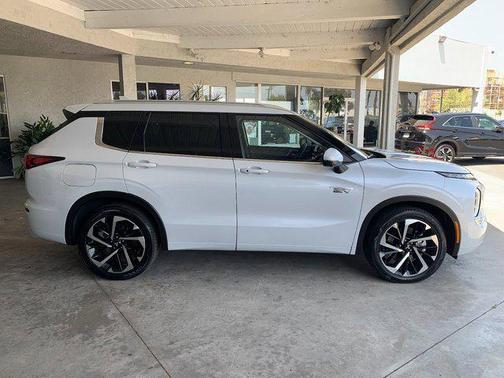 2023 Mitsubishi Outlander PHEV SEL