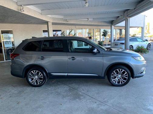 2018 Mitsubishi Outlander ES