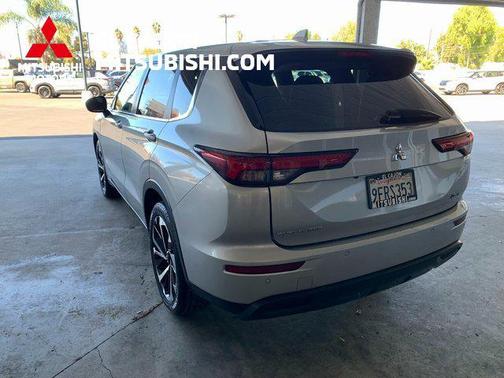 2023 Mitsubishi Outlander SE Special Edition 2WD