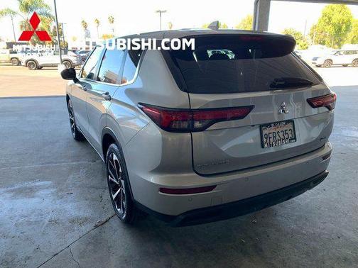 2023 Mitsubishi Outlander SE Special Edition