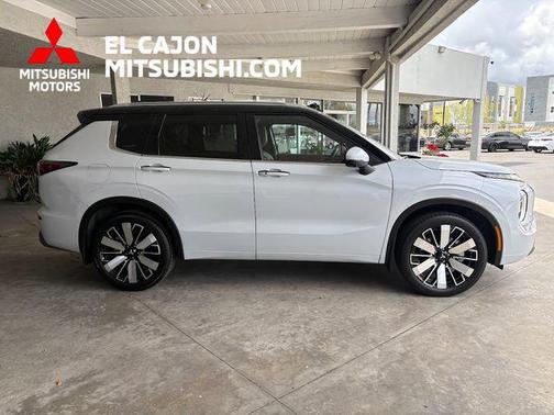 2025 Mitsubishi Outlander SEL