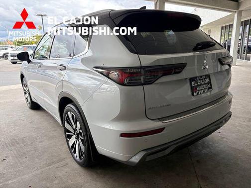 2025 Mitsubishi Outlander SEL