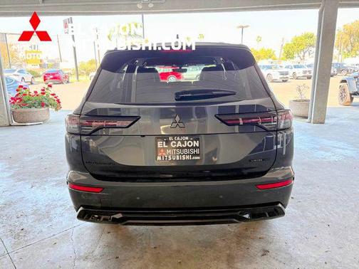 Graphite Gray 2026 Mitsubishi Outlander LE 1.5T 2WD