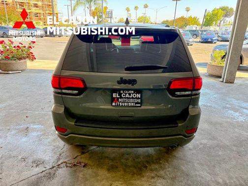 Sting-Gray Clearcoat 2022 Jeep Grand Cherokee Laredo