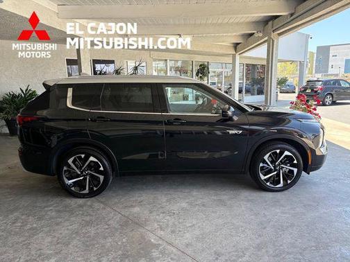 Black Diamond/Alloy Silver Roof 2025 Mitsubishi Outlander PHEV SEL