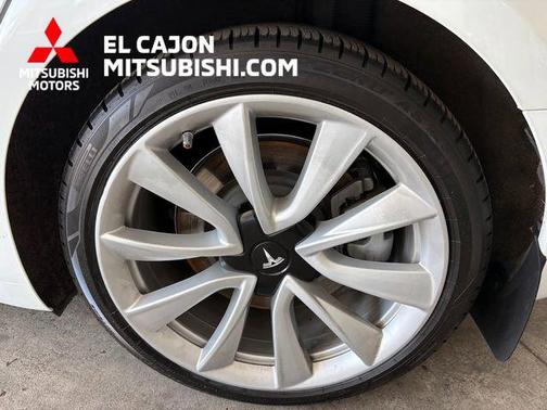 Pearl White Multi-Coat 2018 Tesla Model 3 Long Range