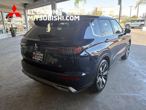 2025 Mitsubishi Outlander SE