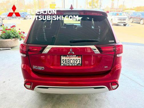 2022 Mitsubishi Outlander PHEV SEL