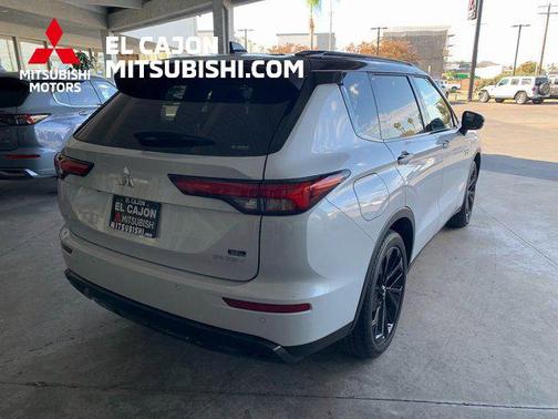 2025 Mitsubishi Outlander PHEV SEL