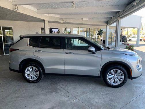 2025 Mitsubishi Outlander ES 2.5 2WD