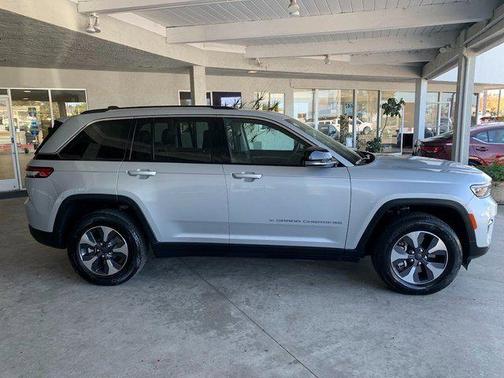 2022 Jeep Grand Cherokee 4xe Base
