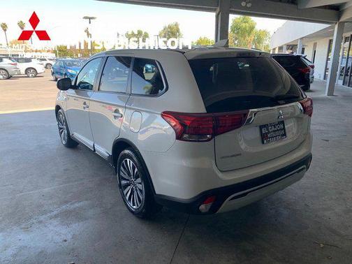 2020 Mitsubishi Outlander SE