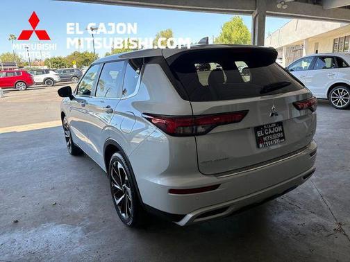 2025 Mitsubishi Outlander PHEV SE