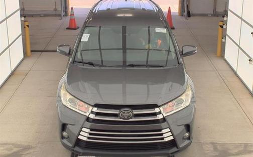 2017 Toyota Highlander LE